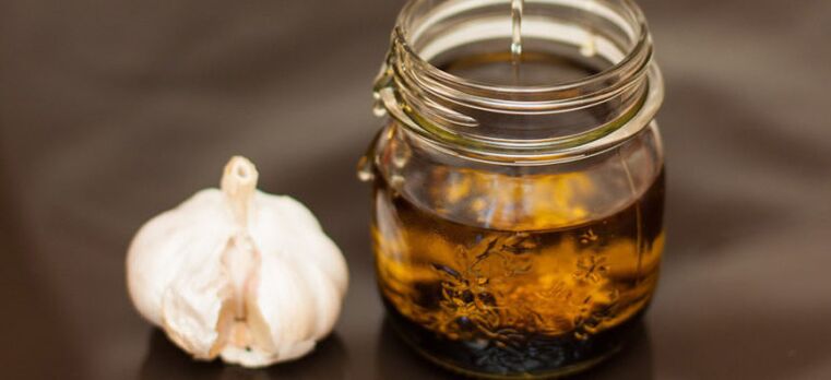 Το βάμμα σκόρδου θα βελτιώσει τη στύση και θα βοηθήσει στην αύξηση του μεγέθους του πέους